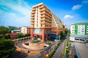 Vejthani Hospital Bangkok Thailand scaled 1